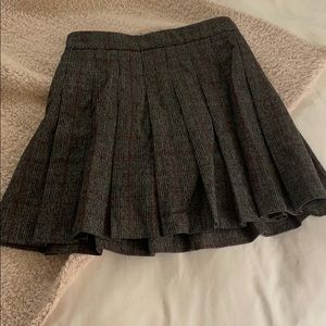 aritzia pleated school girl skirt
